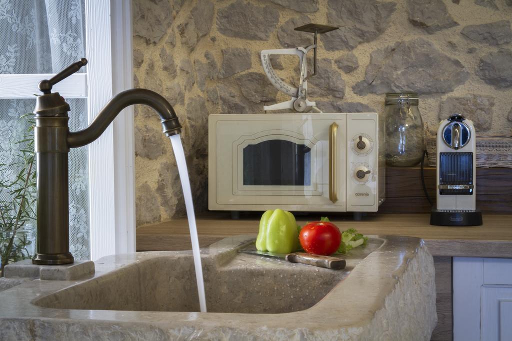 White Cottage Heritage House Čižići Екстериор снимка