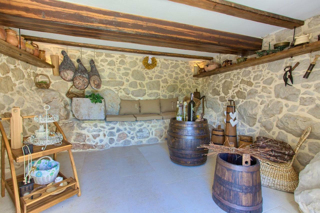 White Cottage Heritage House Čižići Екстериор снимка