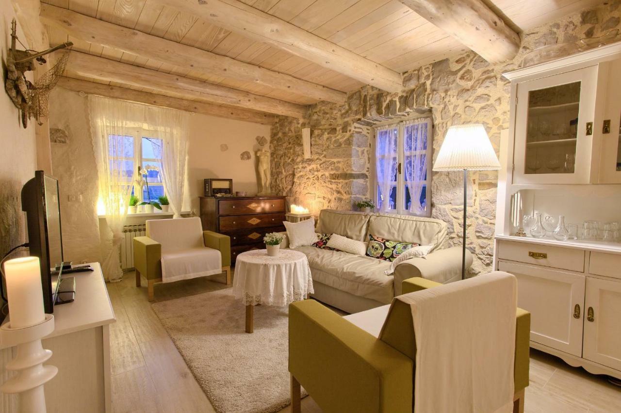 White Cottage Heritage House Čižići Екстериор снимка