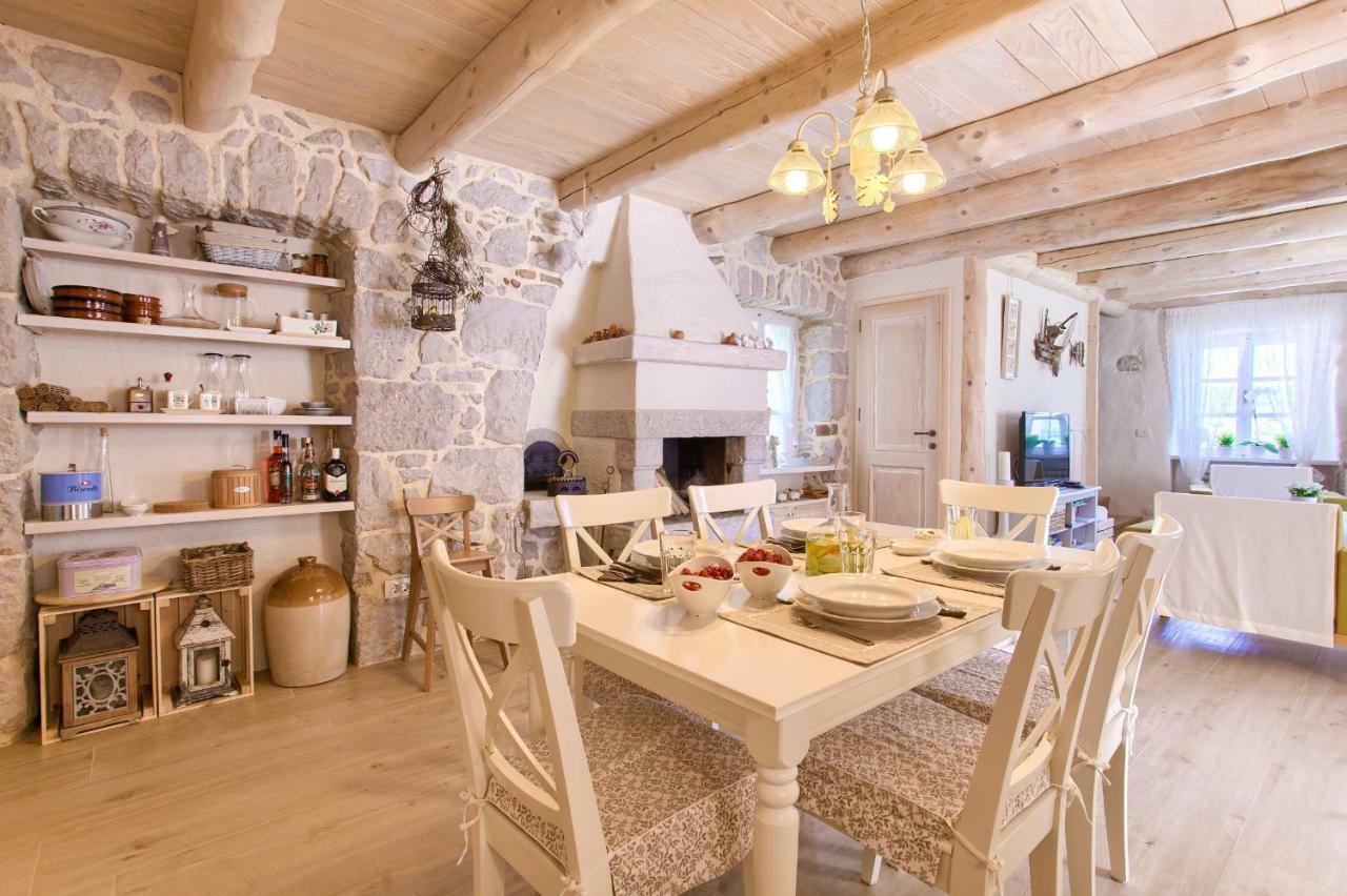 White Cottage Heritage House Čižići Екстериор снимка