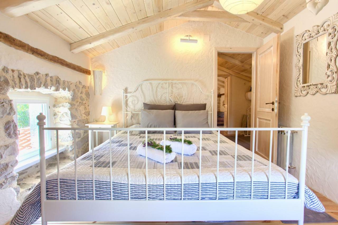 White Cottage Heritage House Čižići Екстериор снимка
