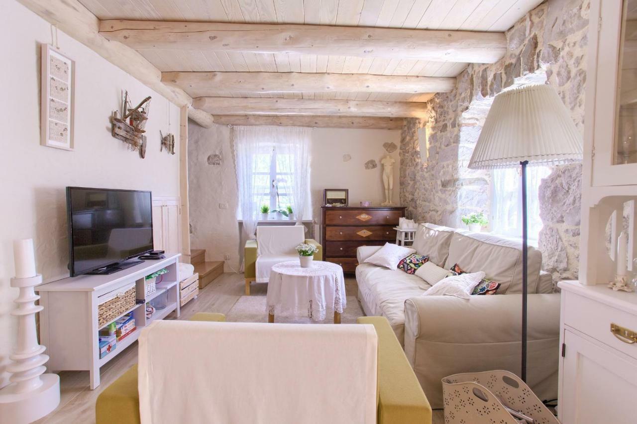 White Cottage Heritage House Čižići Екстериор снимка