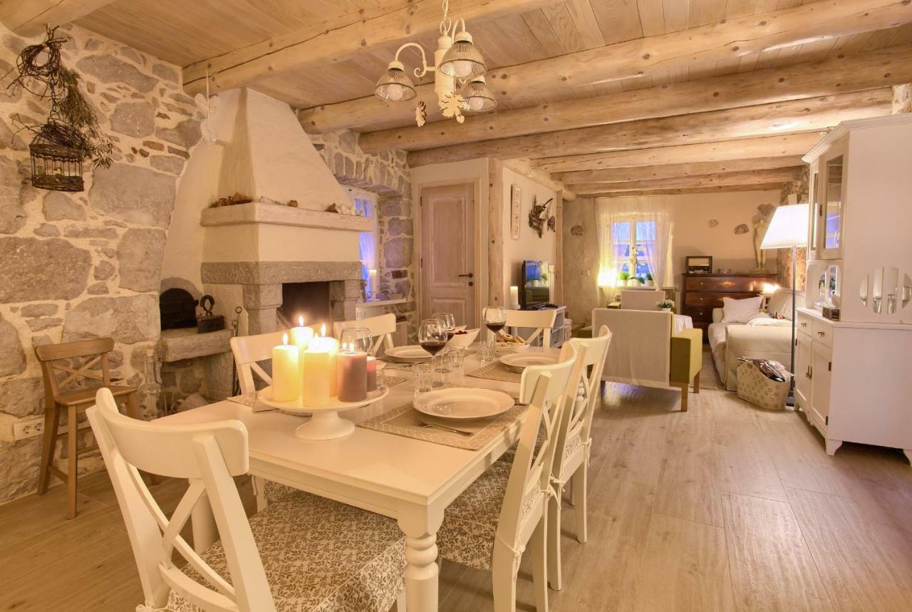 White Cottage Heritage House Čižići Екстериор снимка