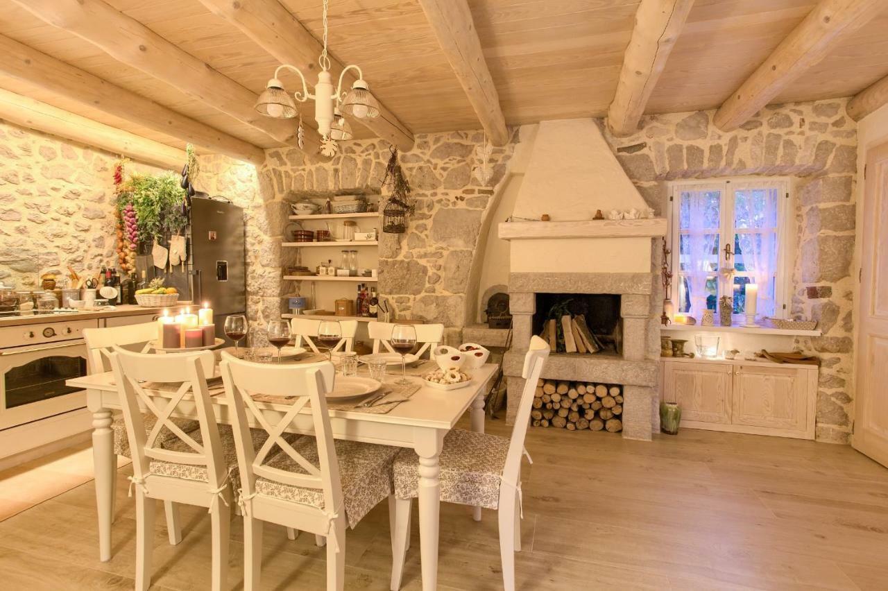 White Cottage Heritage House Čižići Екстериор снимка
