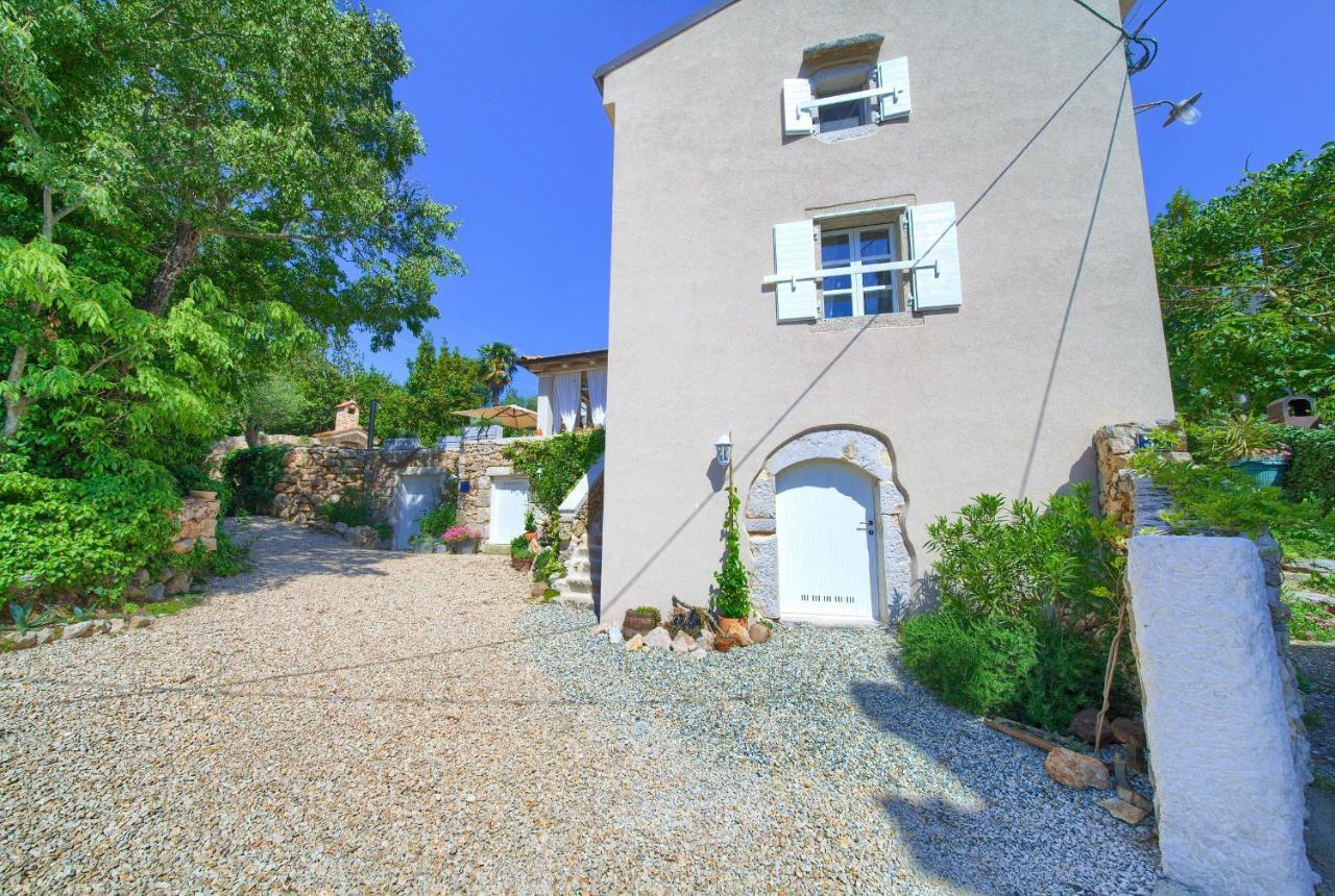White Cottage Heritage House Čižići Екстериор снимка